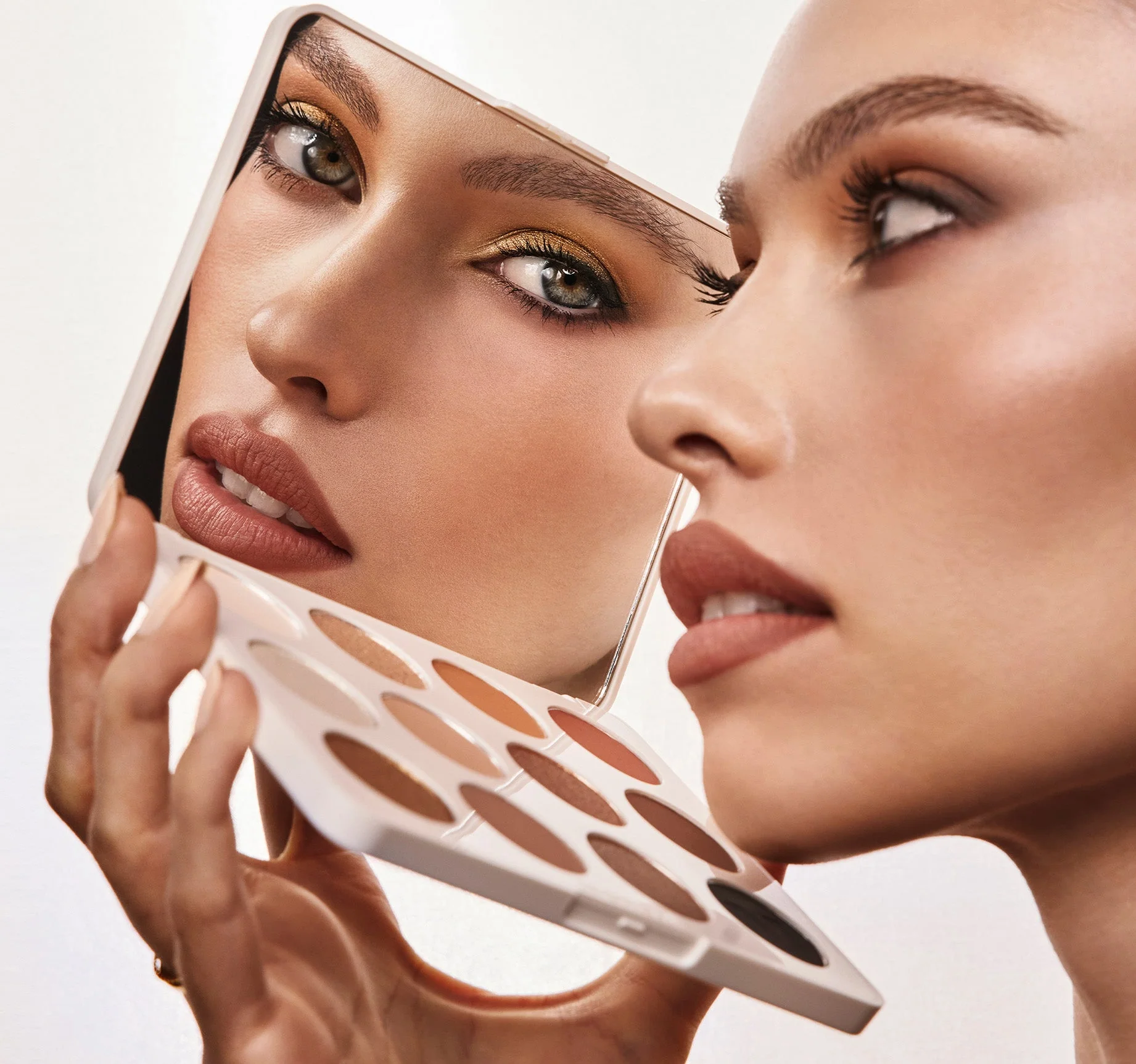 ChromaPlus 12-Pan Eyeshadow Palette - Image 28