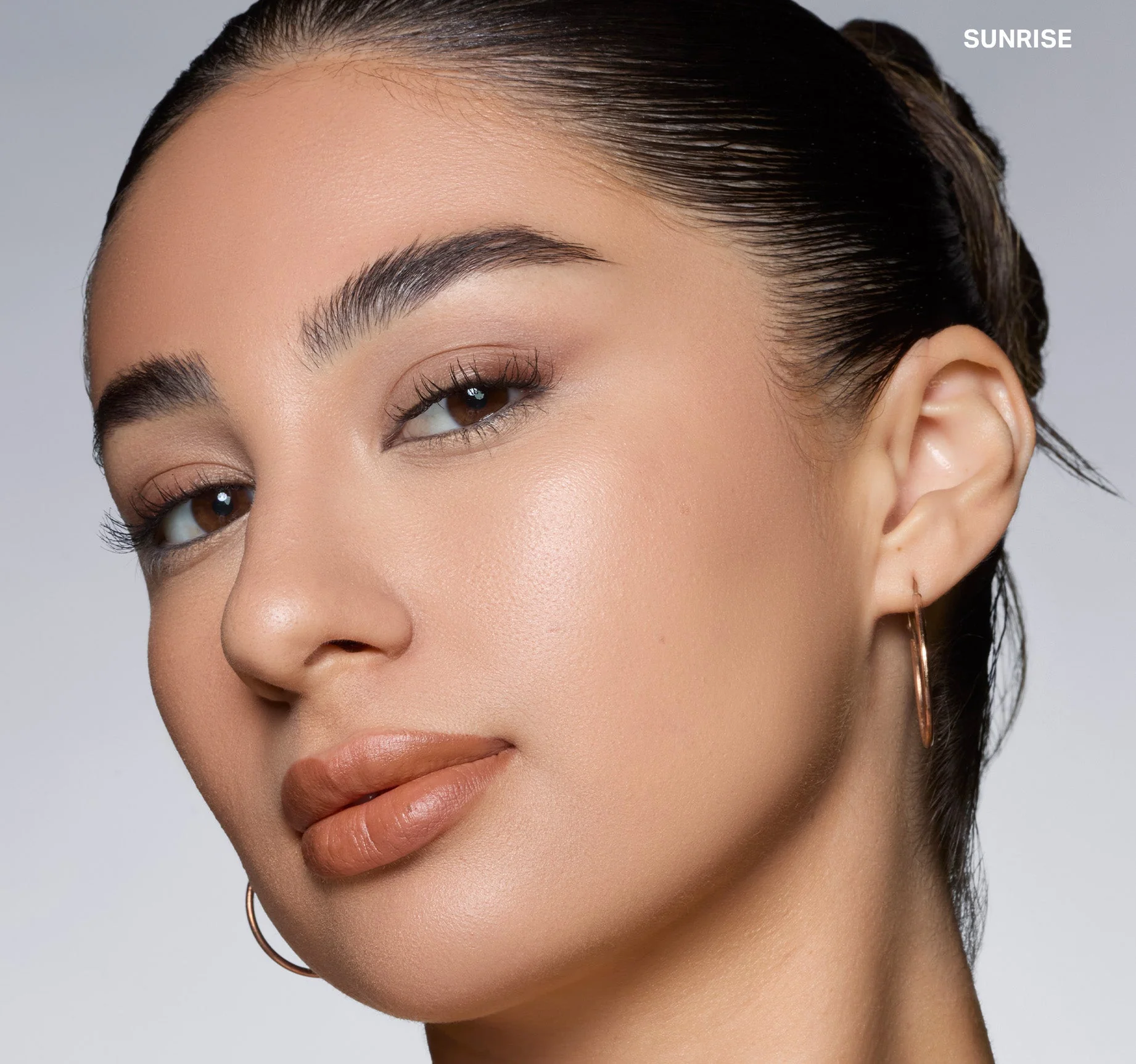 Cloudlight Soft Glow Veil Finishing Powder - Image 6