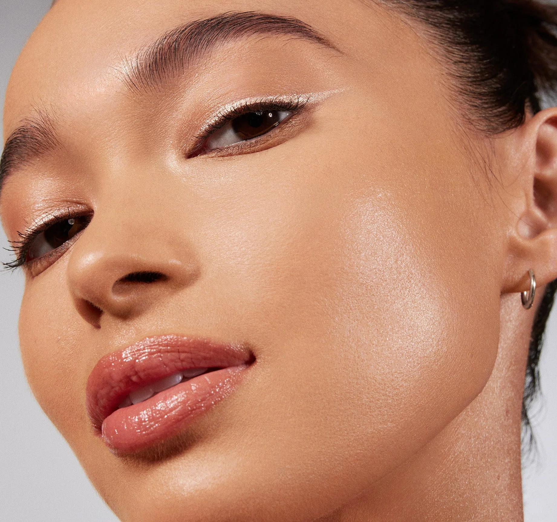 Lightform Extended Hydration Foundation - Image 46